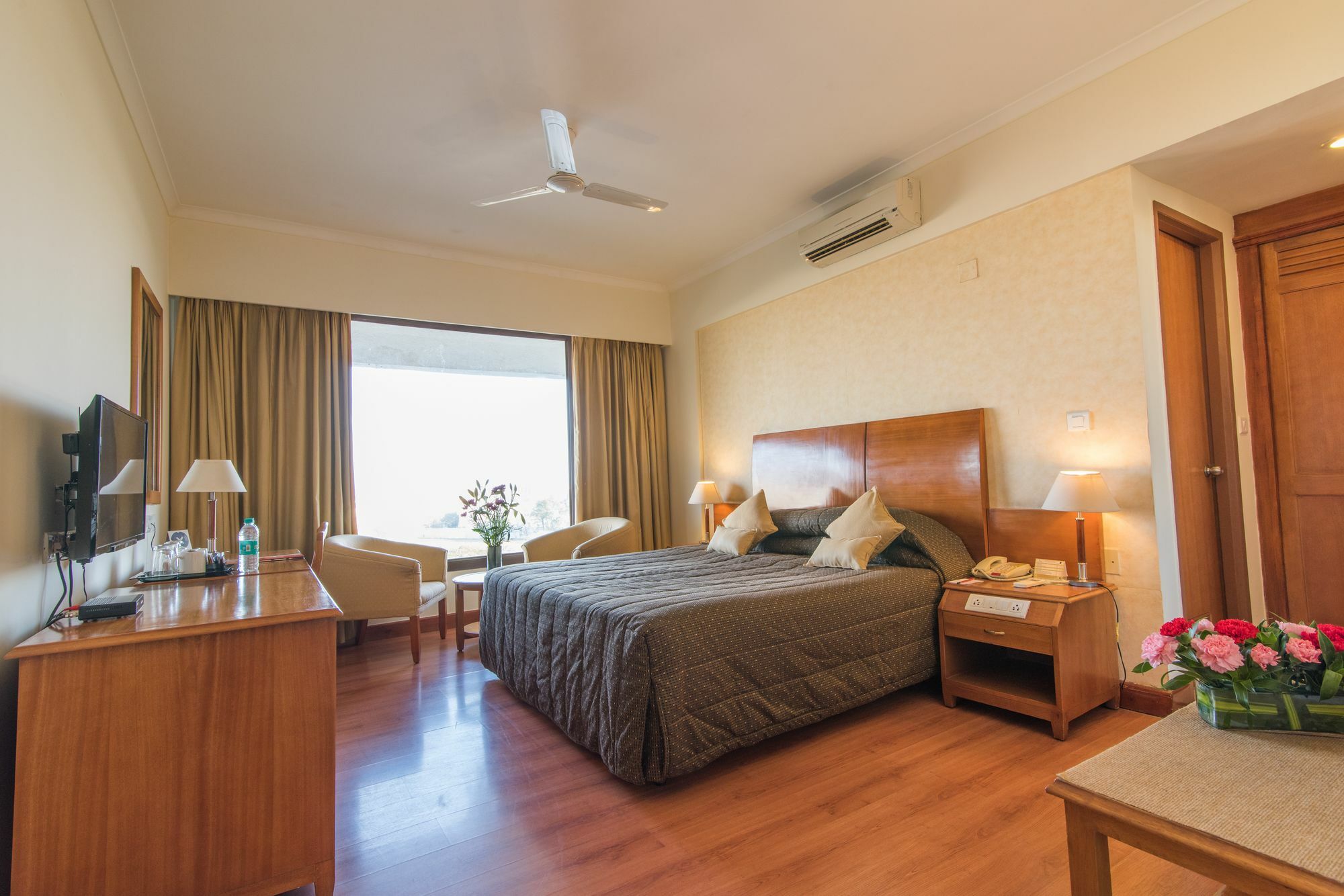 Sai Vishram Business Hotel Kammasandra Buitenkant foto